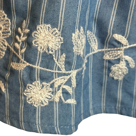 Harper Heritage Francesca’s Blue White Embroidered Baby Doll Tank Size Small NWT - Picture 4 of 11